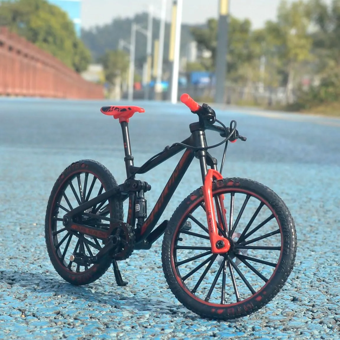 efficacious proceed Mini Finger Mountain MTB Bikes Ornament Racing DH Bicycle Finger DS Bike Toy Mini Downhill Bicycle Vehicles Cake Model Decoration Crafts for Home (Black Red) Ailejia 