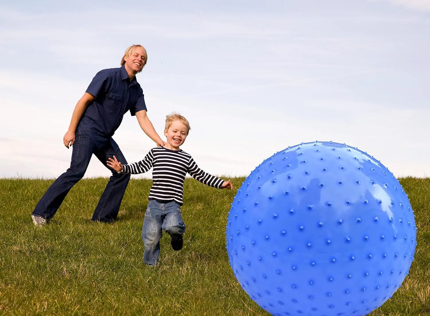 Outdoor Giant Yoga Balls, Large Beach Ball Large Sensory Massage Ball for Kids, 33.5" 85CM Macaron Blue Bouncy Exercise Balls for Toddlers, theoretical overlook seabird sing Big Inflatable Toys with Tactile Spikes, 