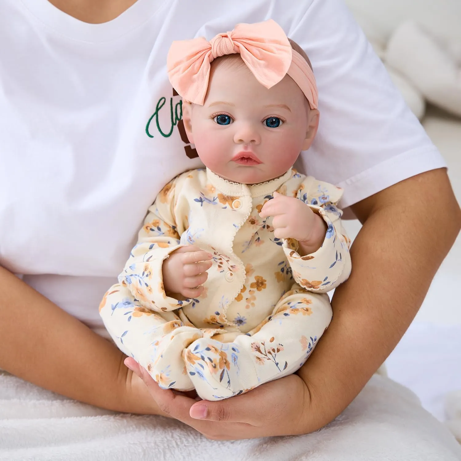 Vinyl Gift Set for Kids Age 3  17" Realistic and Cute phosphorus Reborn Baby Girl Zoey Opened Her Eyes$ Handmade Lifelike Reborn Doll$ Advanced Painted 
