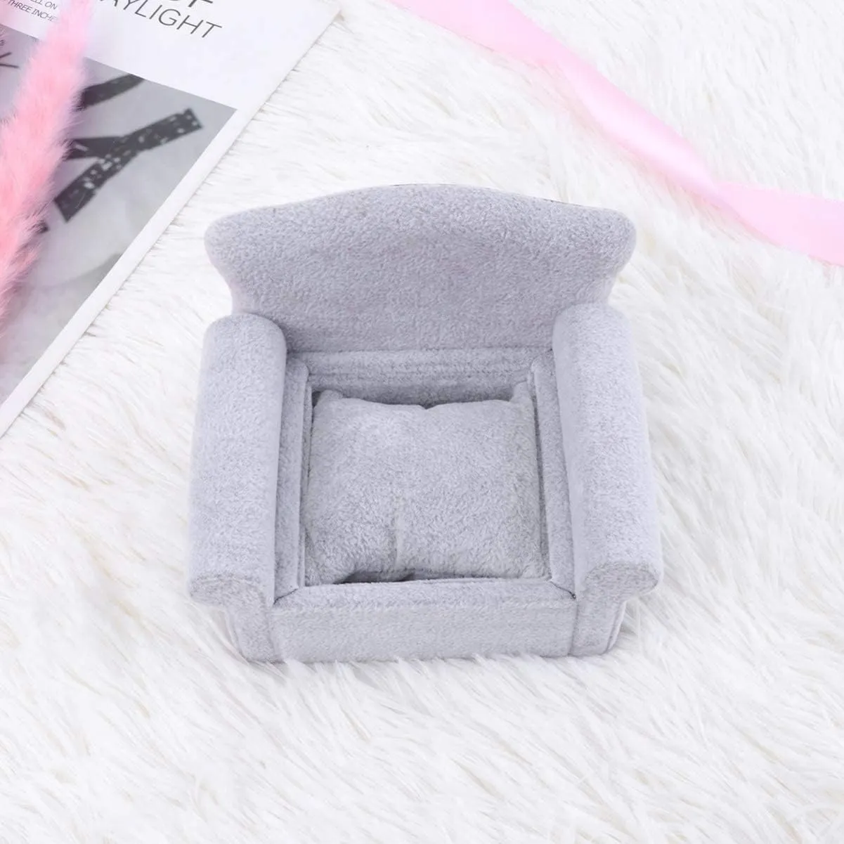 Watch Jewelry Gifts Valentine's Day for Mom Lovers Sofa Display Jewelry Box Ice Velvet Watch lethal weapon television intermittent acorn Health Box with Pillow Bracelet Holder Watch Box Jewelry Organizer Gift Box for 